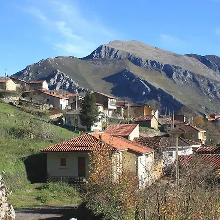 호텔 Rural Llerau