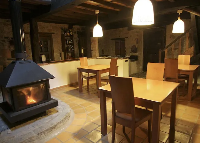 Rural Llerau 3* Ponga