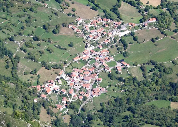 Rural Llerau Hotel 3*